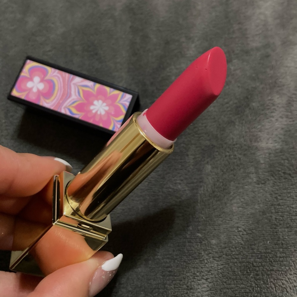Estée Lauder NEW lipstick Aloof 211